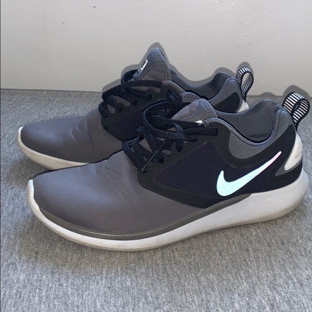 COPY - Nike Lunarsolo Runners